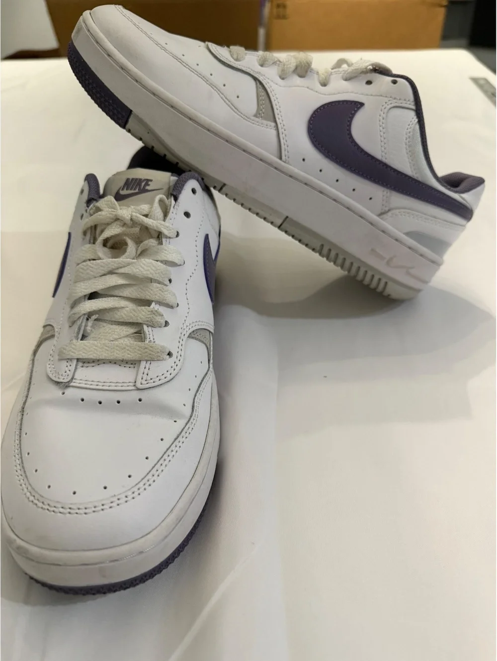 Nike Low-Top White and Purple Sneakers